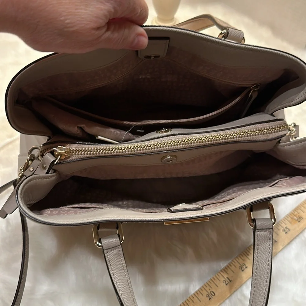 Kate spade grey w/ pink undertones 2 way purse